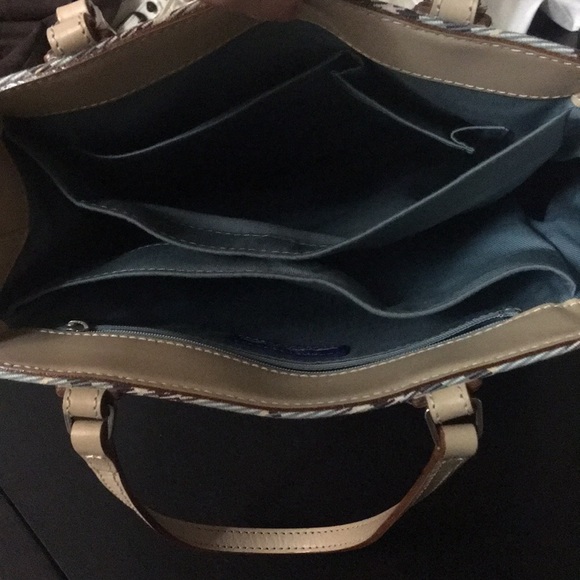 Burberry totes - Picture 7 of 7